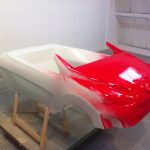 pintura y ambientación del Centro de Ocio Infantil Micropolix coche en proceso de pintura