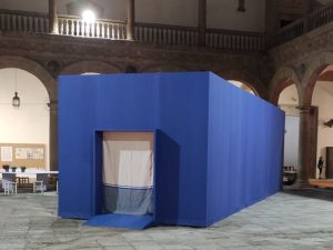 Cubo exposición fotográfica feria Artesanía de Castilla-La Mancha 2022