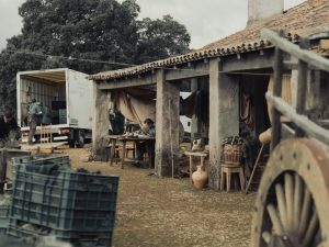 Ambientación de los decorados exteriores para La Sombra de la Tierra